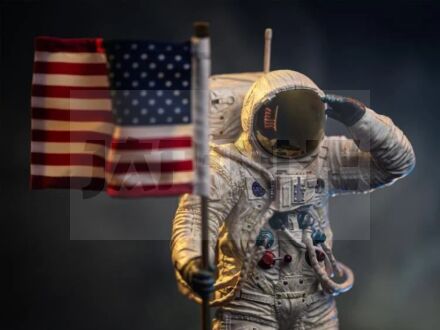 Nasa Apollo 11 Astronaut Legacy Replica 1/4 Statue