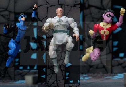 Invincible Invincible With Kid Omni Man & Conquest Limited Action Figura Set(3)