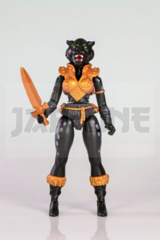 Legends Of Dragonore Wave 1.5: Fire At Icemere Figurine Night Hunter Pantera 14 Cm