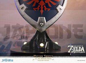 Zelda - Hylian Shield Collector Edition - Figur Pvc 29Cm