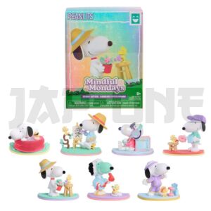 peanuts-snoopy-assorted-surprise-stage-figure_1